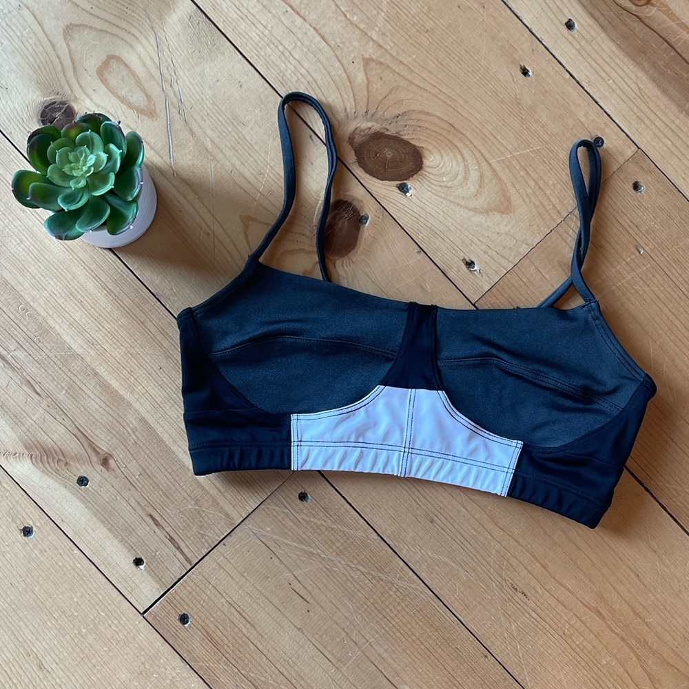 Onzie color block bra